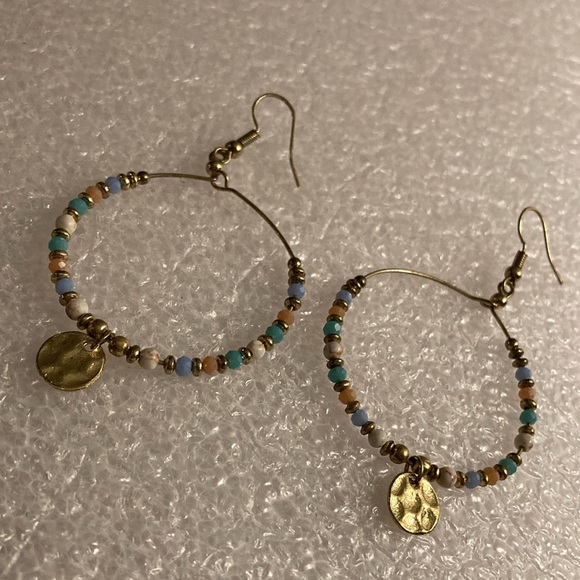 NWOT - Boho Brassy Multi-Charm Necklace & Matching Dangle Beaded Earrings - Picture 7 of 9